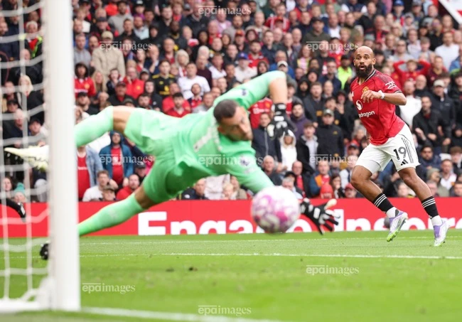 mua-he-chuyen-nhuong-dien-ro-cua-bong-da-anh (4).jpg