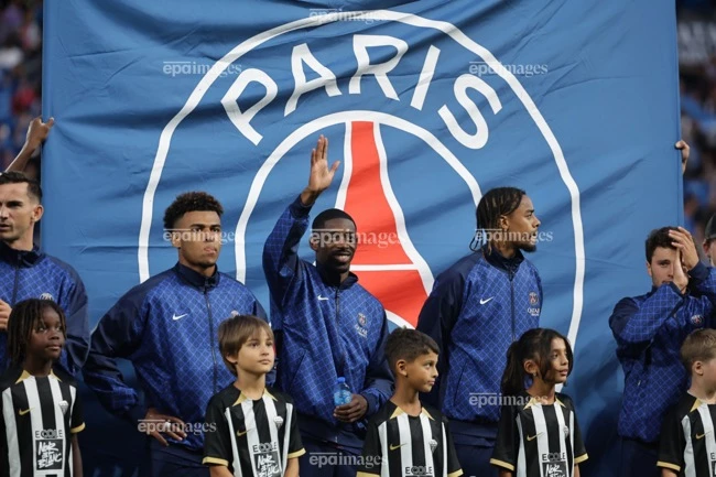 giac-mo-qua-bong-vang-cua-yamal (1).jpg