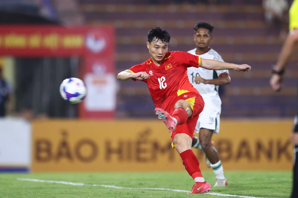 -23-viet-nam-can-hon-mot-tran-hoa-yemen (1).jpg