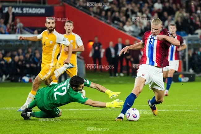 soc-tien-dao-haaland-ghi-5-ban-giup-na-uy-nghien-nat-moldova-11-1 (2).jpg
