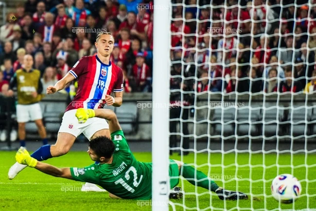 soc-tien-dao-haaland-ghi-5-ban-giup-na-uy-nghien-nat-moldova-11-1 (4).jpg