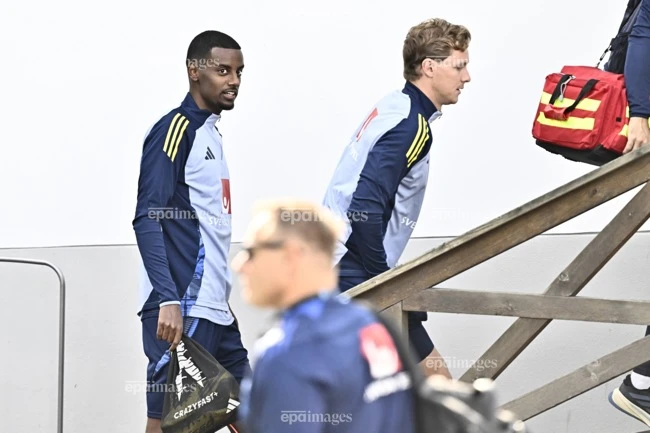 hlv-arne-slot-bi-soc-salah-di-vao-lich-su (4).jpg