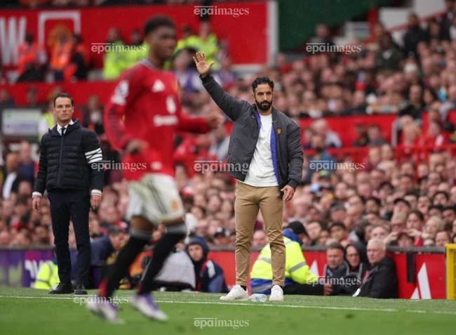 khong-chiu-thay-doi-hlv-ruben-amorim-doi-dien-nguy-co-bi-sa-thai (2).jpg