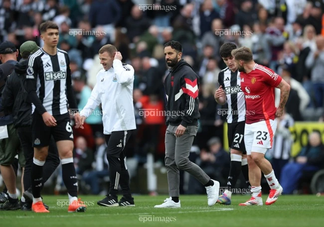 ben-do-moi-cua-hlv-ruben-amorim-khi-bi-mu-sa-thai (3).jpg