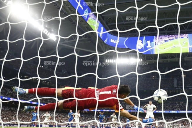 Mbappe lập cú đúp