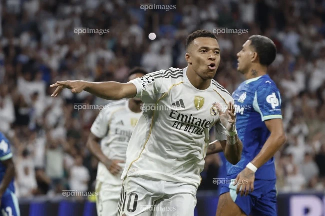 mbappe-lap-cu-dup-trong-the-10-danh-11 (3).jpg