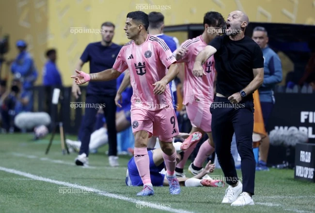 hai-ban-thang-ma-thuat-moi-nhat-cua-sieu-sao-messi (4).jpg