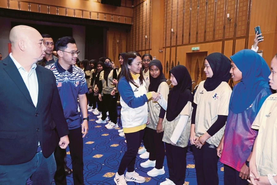 bong-da-malaysia-bi-ton-hai-nang-ne-sau-tran-thang-dam-viet-nam (4).jpg