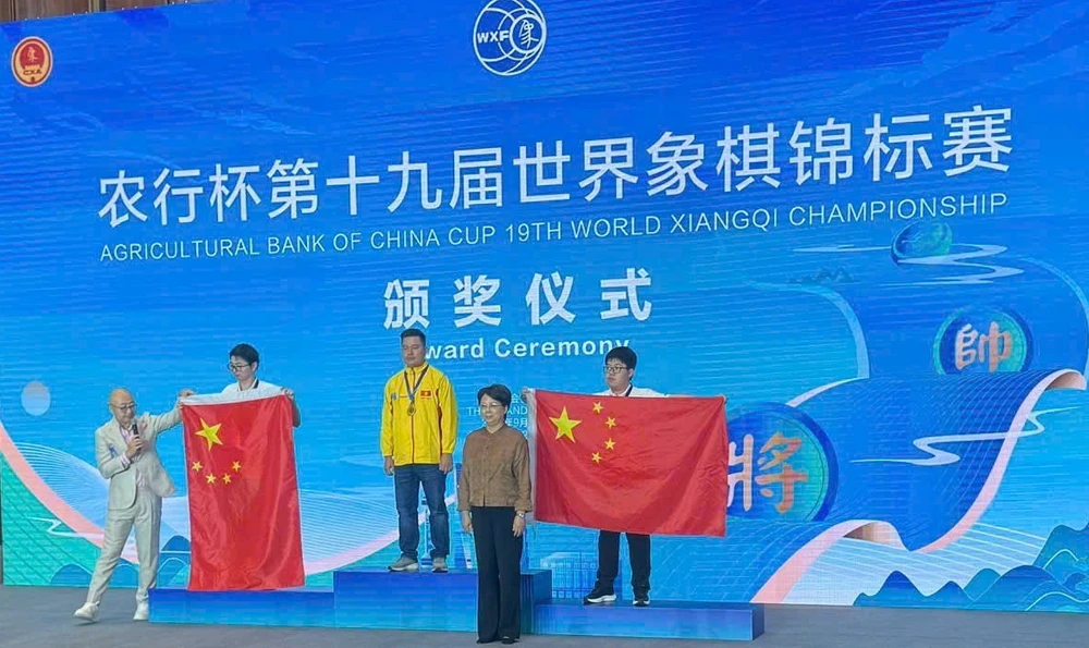 thuong-1-ti-dong-cho-nha-vo-dich-co-tuong-the-gioi-lai-ly-huynh (4).jpg