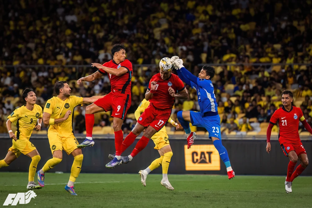 lai-them-1-ngoai-binh-nhap-tich-len-doi-tuyen-malaysia (1).png