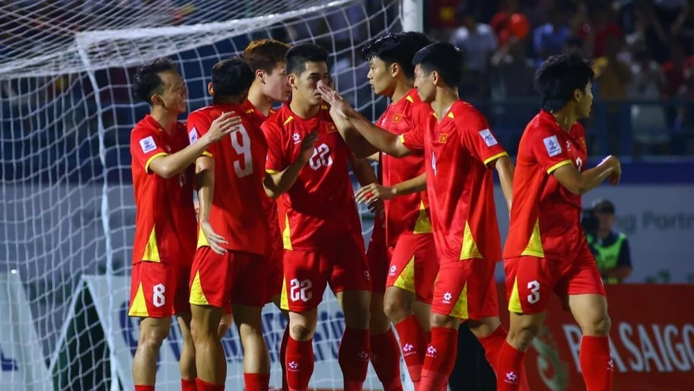 tuyen-viet-nam-va-nepal-vua-da-vua-ngong-malaysia (4).jpg