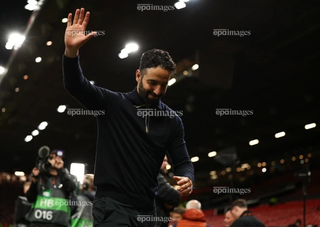 gioi-han-cua-cung-cua-hlv-ruben-amorim-tren-ghe-nong-man-united (3).jpg