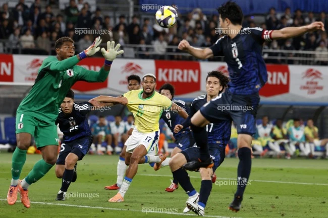 loi-va-hai-khi-bong-da-nhat-ban-roi-khoi-afc (1).jpg