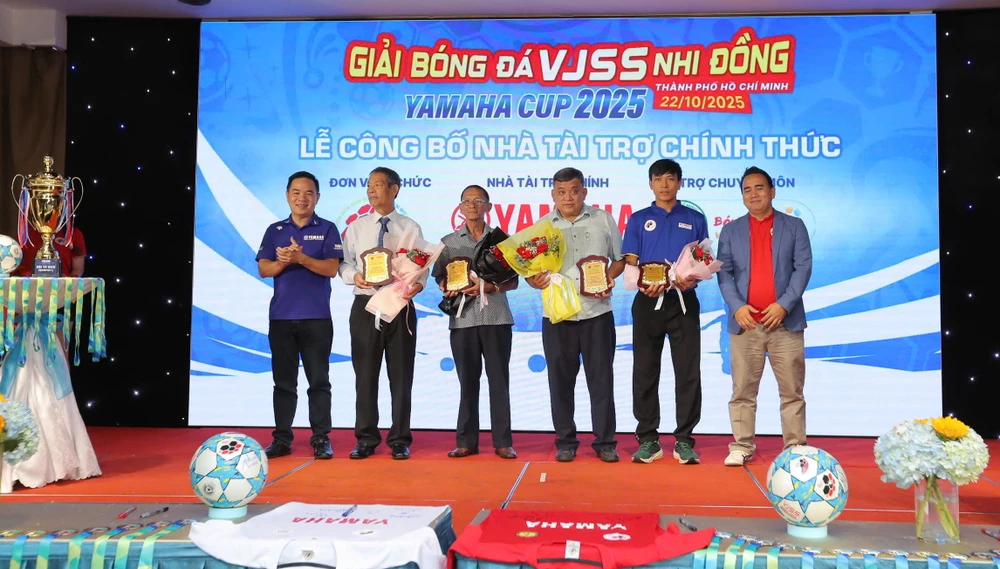 32-doi-bong-480-cau-thu-nhi-tranh-yamaha-cup-2025 (8).jpg
