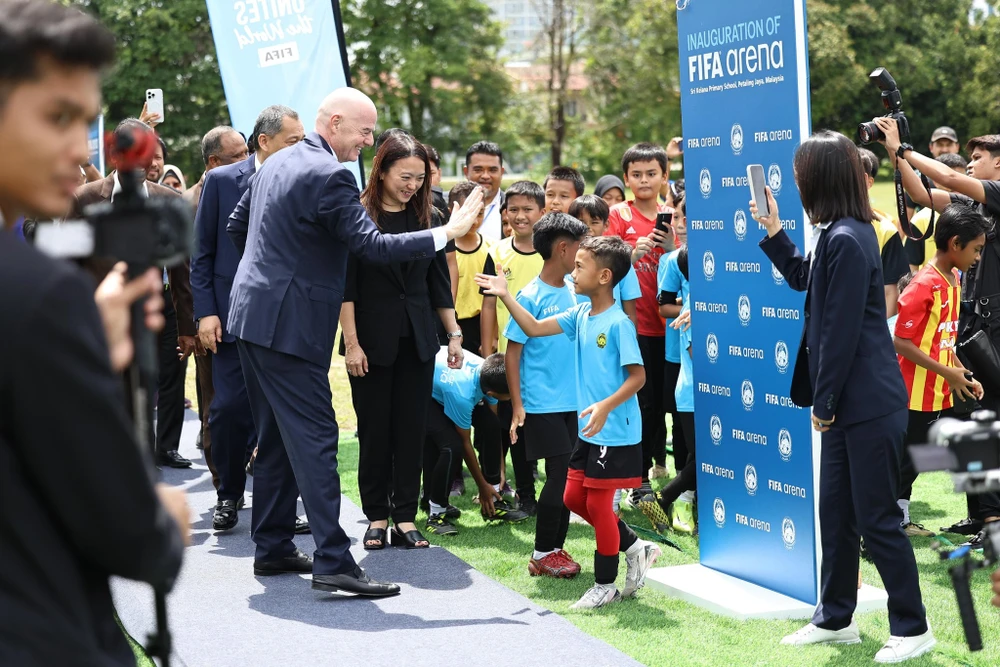 giai-dau-cua-fifa-thay-doi-bo-mat-bong-da-dong-nam-a (5).jpg