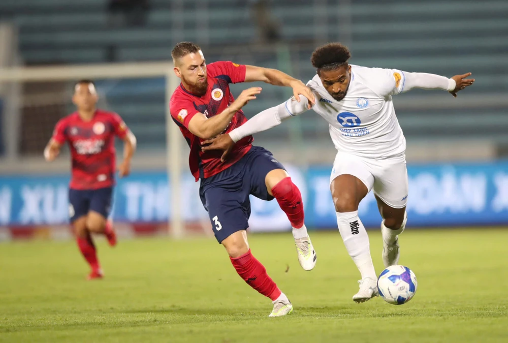 nguyen-xuan-son-mang-tin-vui-cho-hlv-kim-sang-sik (2).jpg