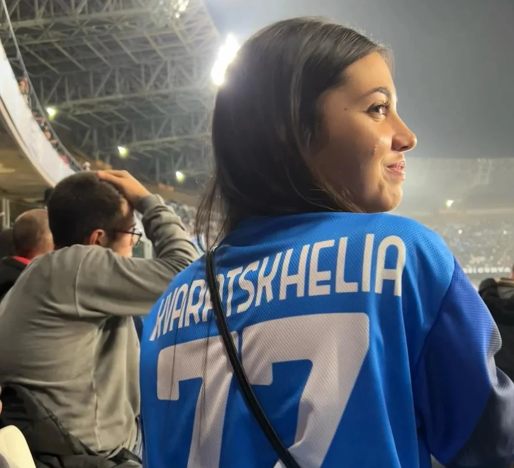 chia-tay-ban-gai-hon-7-tuoi-yamal-lap-sieu-pham (1).jpg