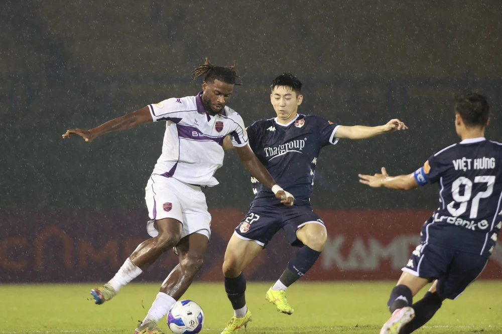 tan-binh-ninh-binh-lam-mua-lam-gio-o-v-league (3).jpg