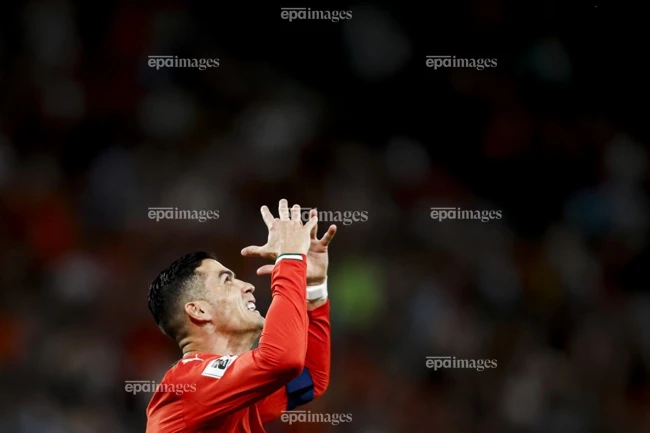 ronaldo-tu-tin-minh-noi-tieng-hon-tong-thong-my (2).jpg