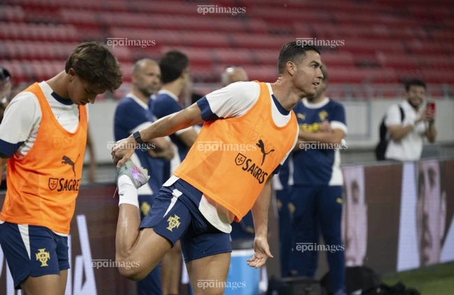 ronaldo-tu-nhan-minh-dep-trai-hon-beckham (6).jpg