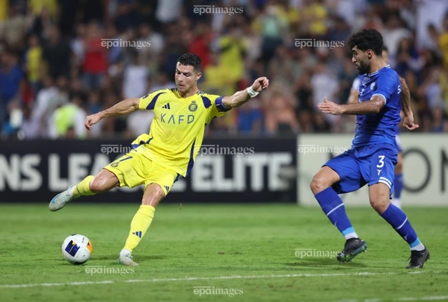 ronaldo-40-tuoi-tu-hao-ghi-ban-nhu-may-o-giai-ngoai-hang-anh (4).jpg