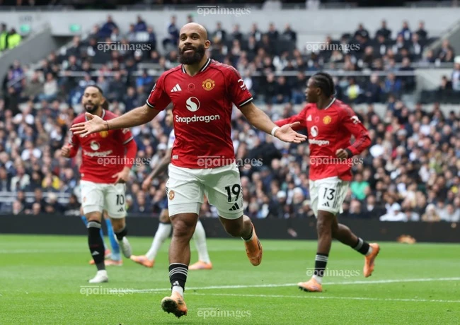 man-united-co-hang-trieu-bang-anh-nho-dieu-khoan-thong-minh (3).jpg