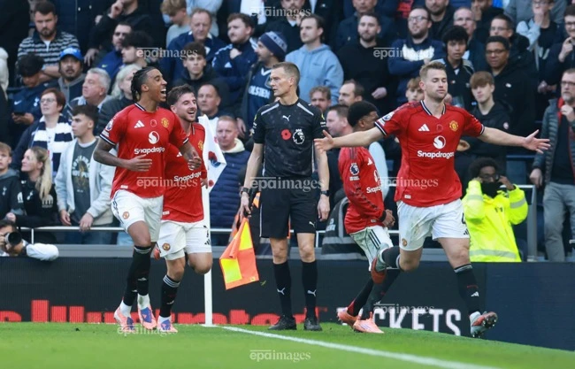 man-united-co-hang-trieu-bang-anh-nho-dieu-khoan-thong-minh (4).jpg