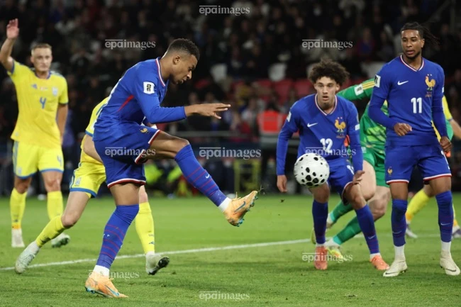 ket-qua-vong-loai-world-cup-ronaldo-bi-the-do-bo-dao-nha-thua-phap-di-tiep (3).jpg