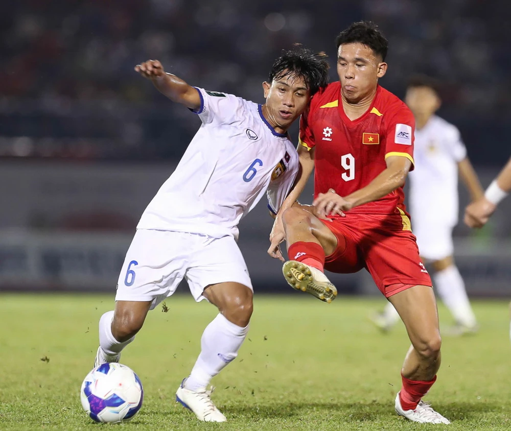 lao-chua-phai-doi-thu-xung-tam-cua-tuyen-viet-nam (4).jpg