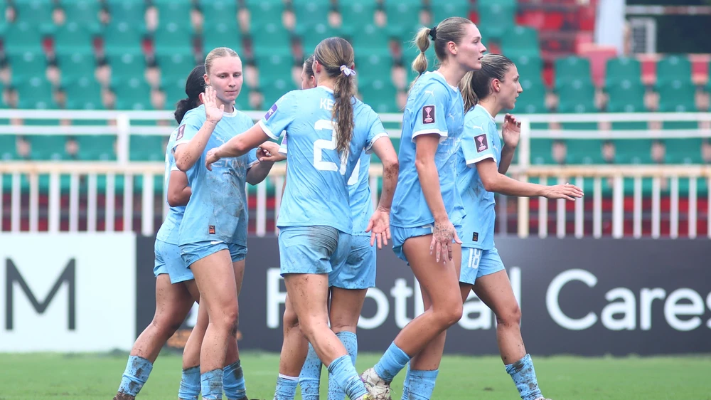 tuyen-nu-tp-hcm-den-gan-hon-ve-tu-ket-cup-chau-a (5).jpg