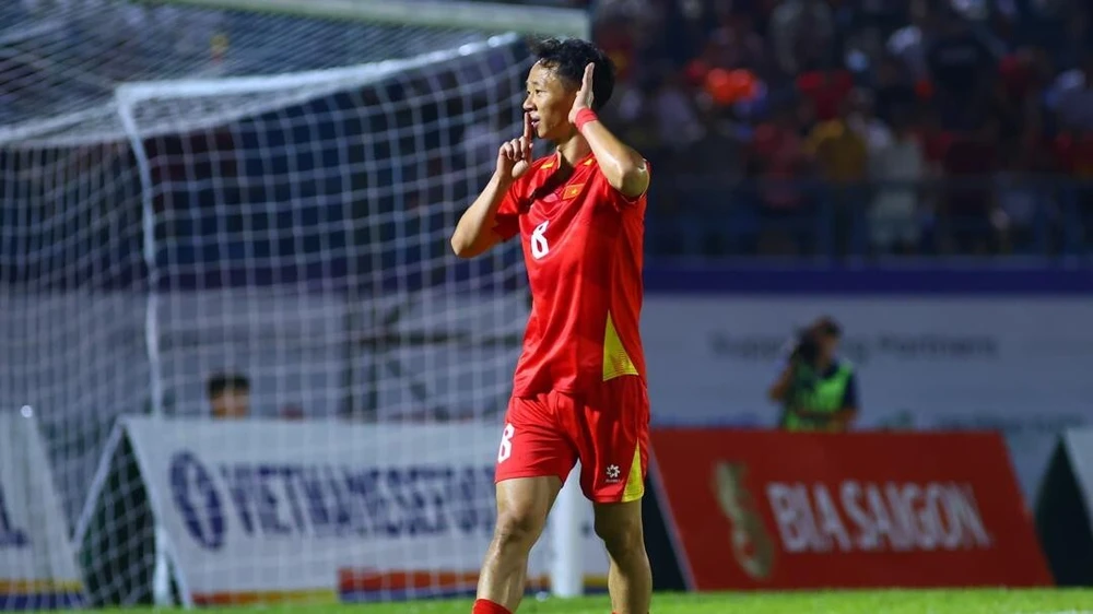 tuyen-viet-nam-thang-chu-nha-lao-de-duoi-theo-malaysia (4).jpg