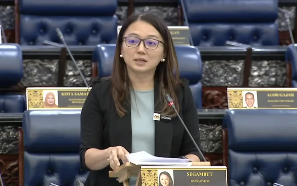 khong-con-tien-cho-bong-da-malaysia-sau-vu-gia-mao-giay-to (2).jpg