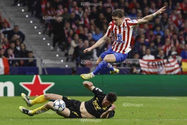 man-united-cong-bo-danh-sach-7-cau-thu-moi (2).jpg