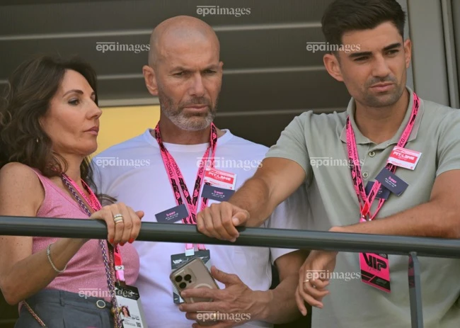 pep-guardiola-va-5-hlv-hang-dau-tu-choi-manchester-united (4).jpg