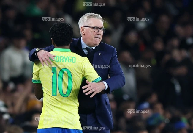 pep-guardiola-va-5-hlv-hang-dau-tu-choi-manchester-united (5).jpg