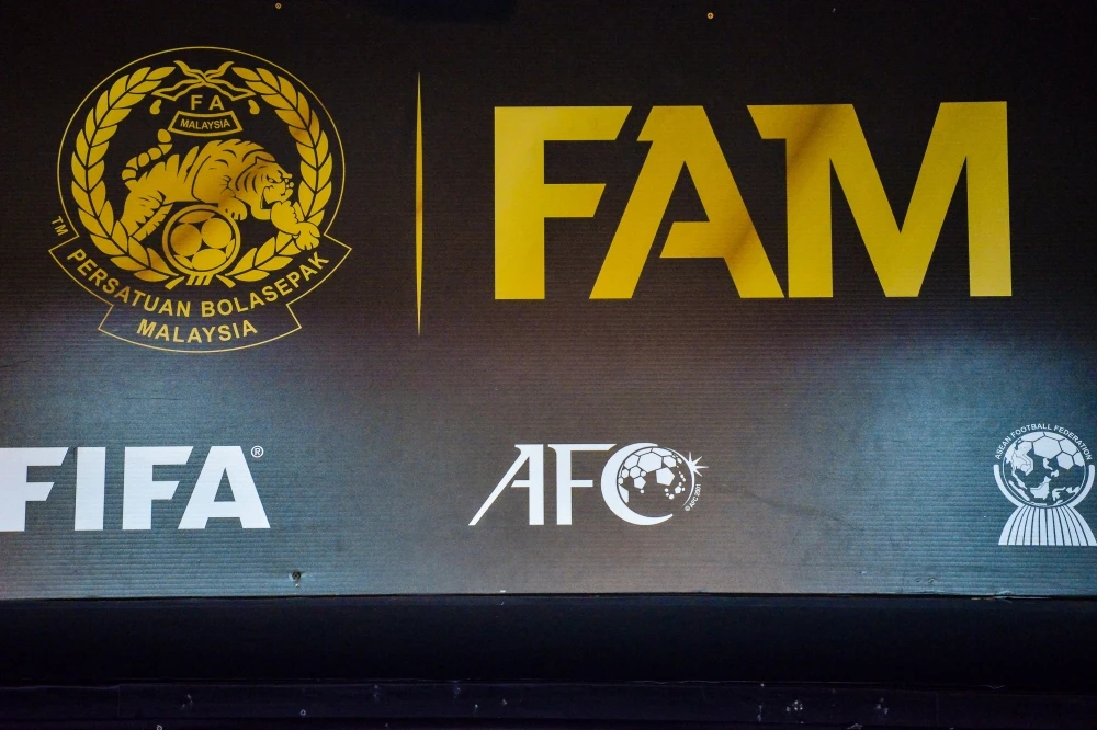 choang-vang-fifa-bi-chi-trich-vi-trung-phat-nang-7-cau-thu-nhap-tich-malaysia (1).jpg