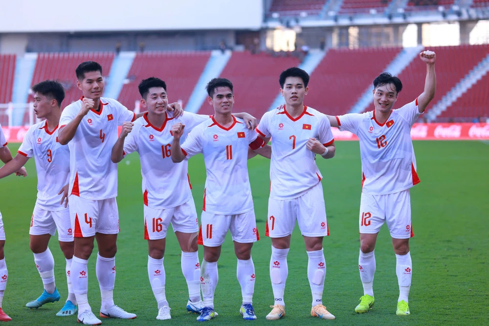 u-22-viet-nam-gay-tranh-cai-o-tran-thang-kho-lao (2).jpg