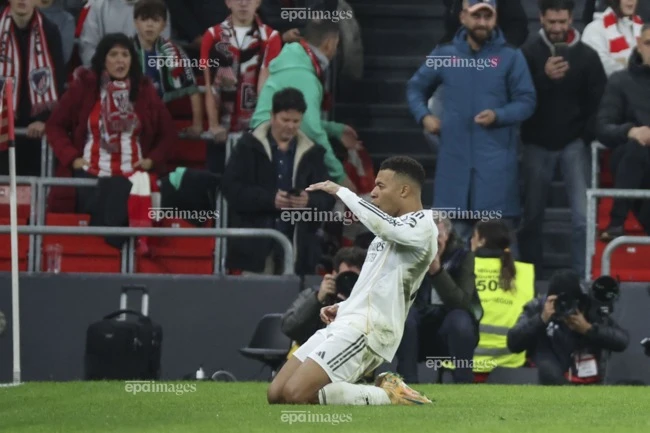 mbappe-pha-ky-luc-ghi-ban-cua-ronaldo (2).jpg