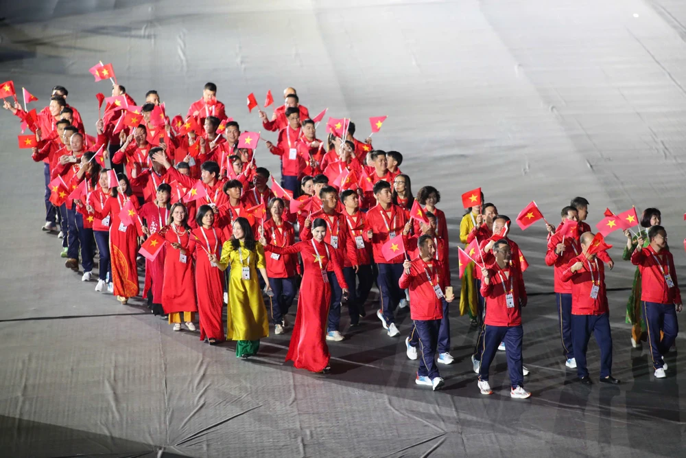 thai-lan-lai-pham-sai-lam-dang-tiec-ngay-trong-le-khai-mac-sea-games-33 (5).jpg