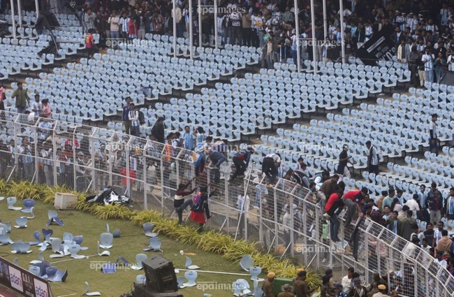 nong-canh-sat-bat-giu-nguoi-to-chuc-chuyen-di-cua-messi-gay-bao-loan-o-an-do (1).jpg