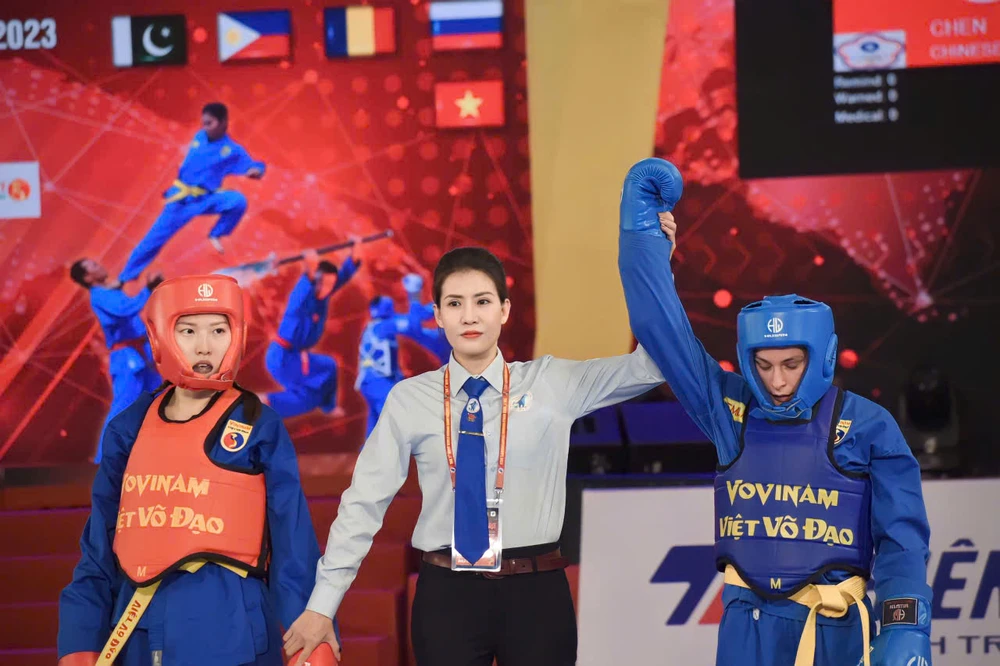 nhung-bong-hong-vo-dich-the-gioi-o-dau-truong-pickleball-chien-binh-sao-vang (5).jpg