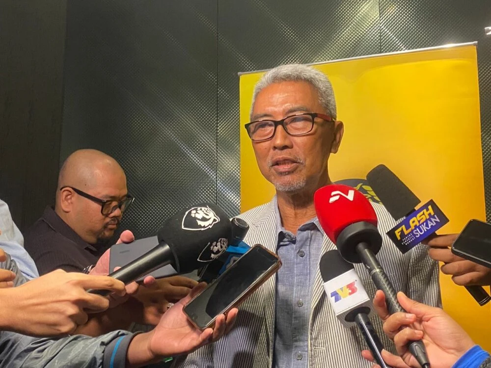 thoi-khac-quyet-dinh-bong-da-malaysia-co-gian-lan-o-tran-thang-viet-nam-hay-khong (1).jpg