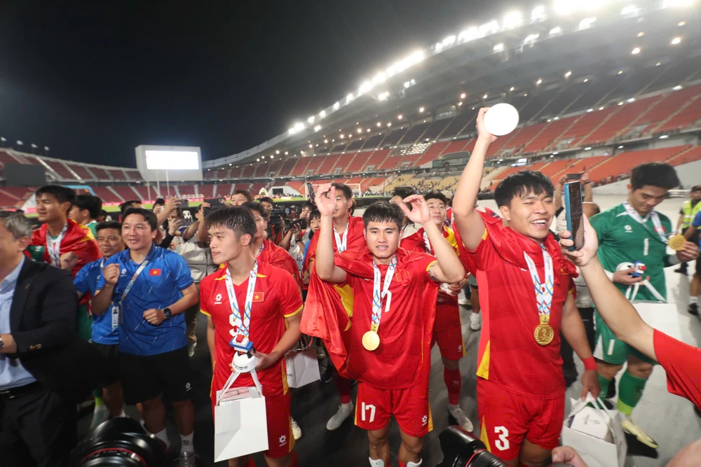 bao-chi-quoc-te-noi-ve-man-nguoc-dong-manh-me-cua-u-22-viet-nam-danh-bai-thai-lan (1).jpg