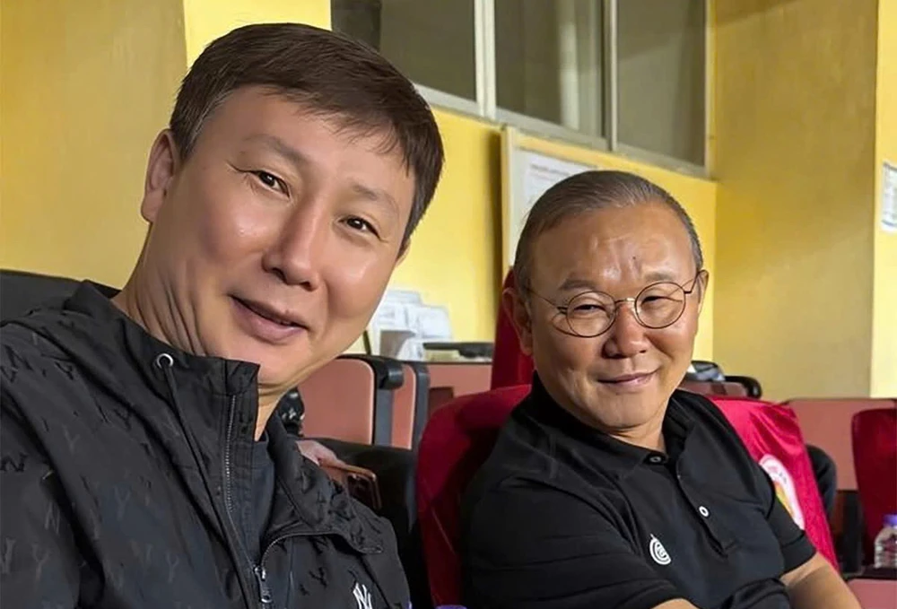 hlv-park-hang-seo-chua-tung-lam-dieu-ma-dan-em-kim-sang-sik-da-lam (3).jpg