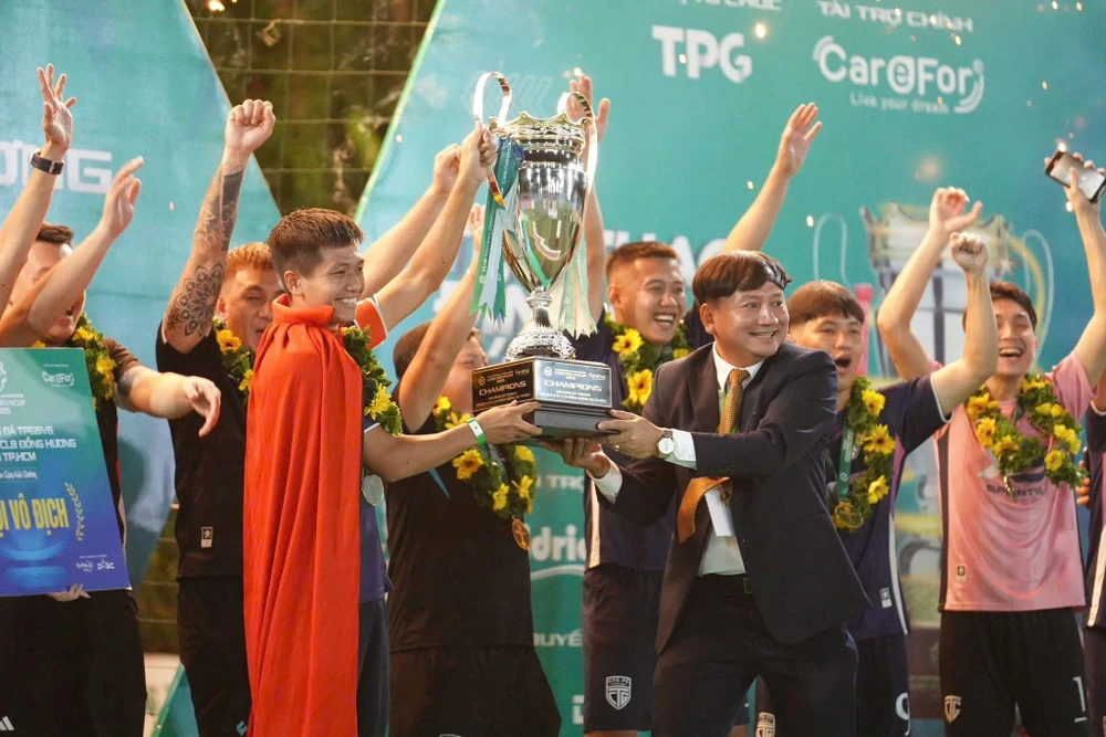 hlv-louis-nguyen-mat-tay-va-ngoi-vua-ngoan-muc-cua-ctg-binh-dinh (2).jpg