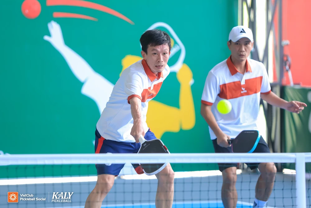 vietclub-va-khuc-khai-hoan-sea-games-voi-phong-vien-the-thao-tp-hcm (2).JPG
