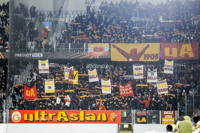 soc-bat-giu-29-nguoi-ca-do-va-dan-xep-ti-so-bong-da (1).jpg