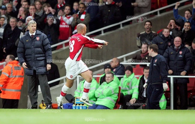 5-ban-hop-dong-ky-la-nhat-cua-arsenal (3).jpg