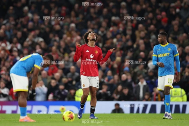 hlv-amorim-thu-nhan-su-that-phu-phang-o-mu (1).jpg