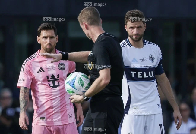 argentina-gay-rung-dong-voi-lenh-cam-messi (1).jpg